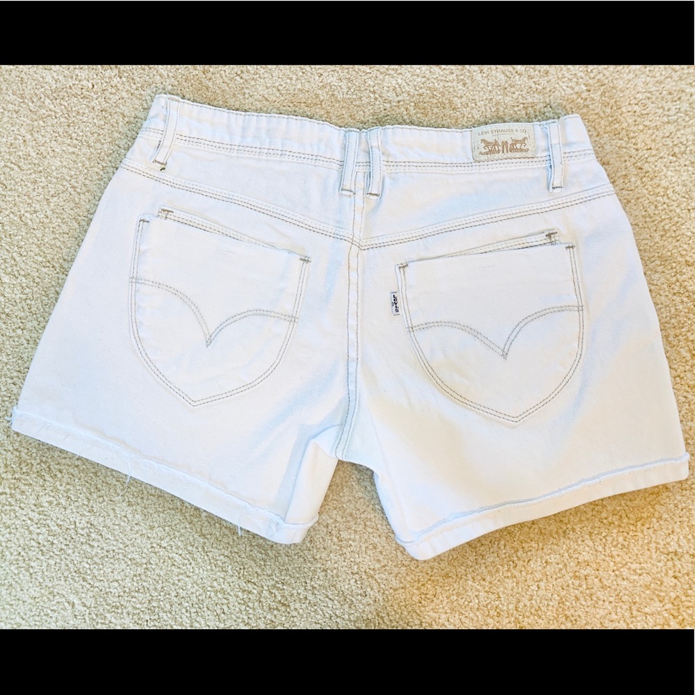 Levi’s Midi White Shorts